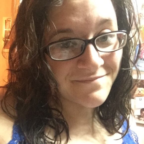 Meet your Posher, Carolanne - Picture 2 of 4